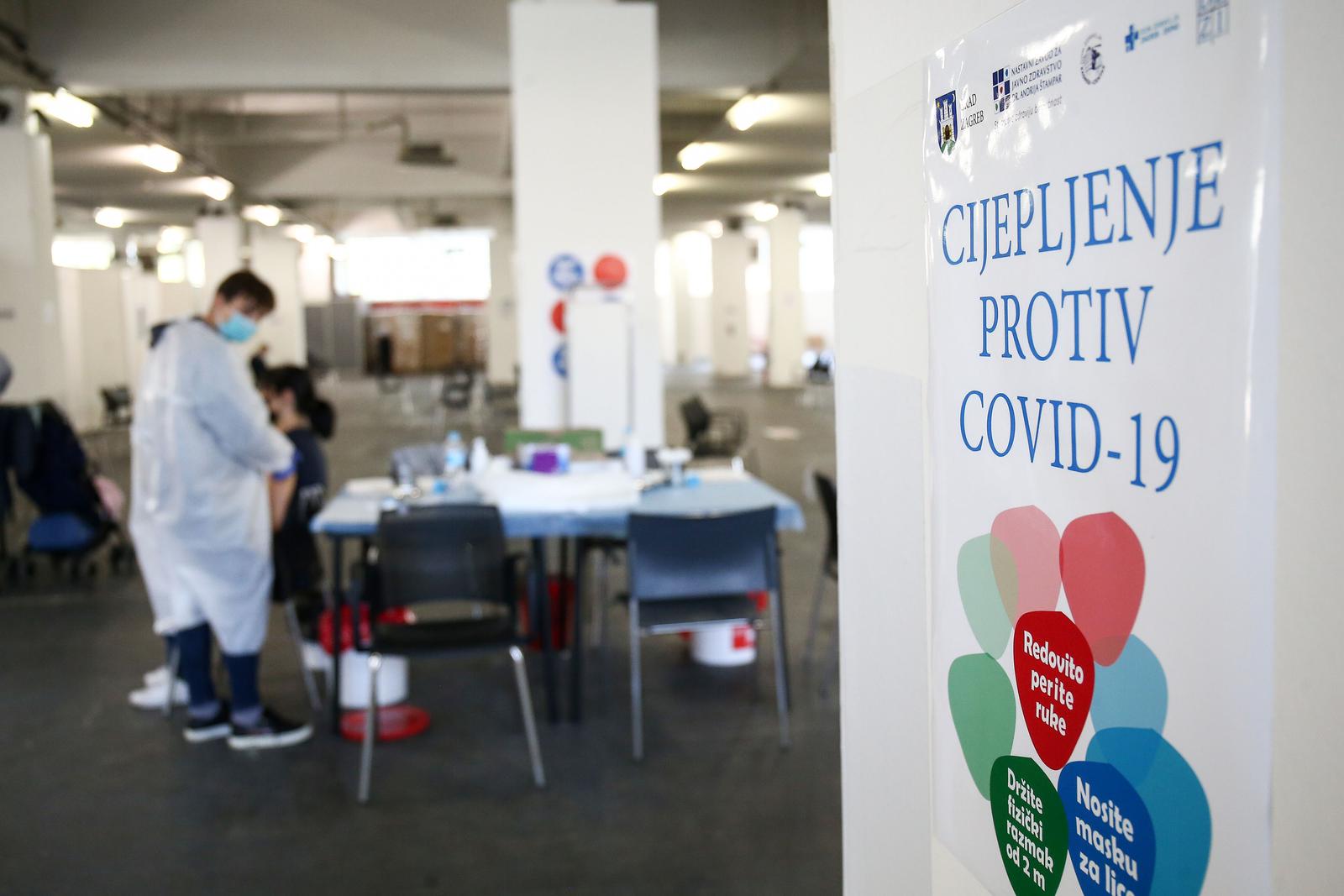 28.10.2021., Zagreb -  Organizirano cijepljenje protiv COVID-a cjepivima Comirnaty (Pfizer), Janssen (Johnson & Johnson) i Moderna na Zagrebackom Velesajmu.
Photo: Matija Habljak/PIXSELL