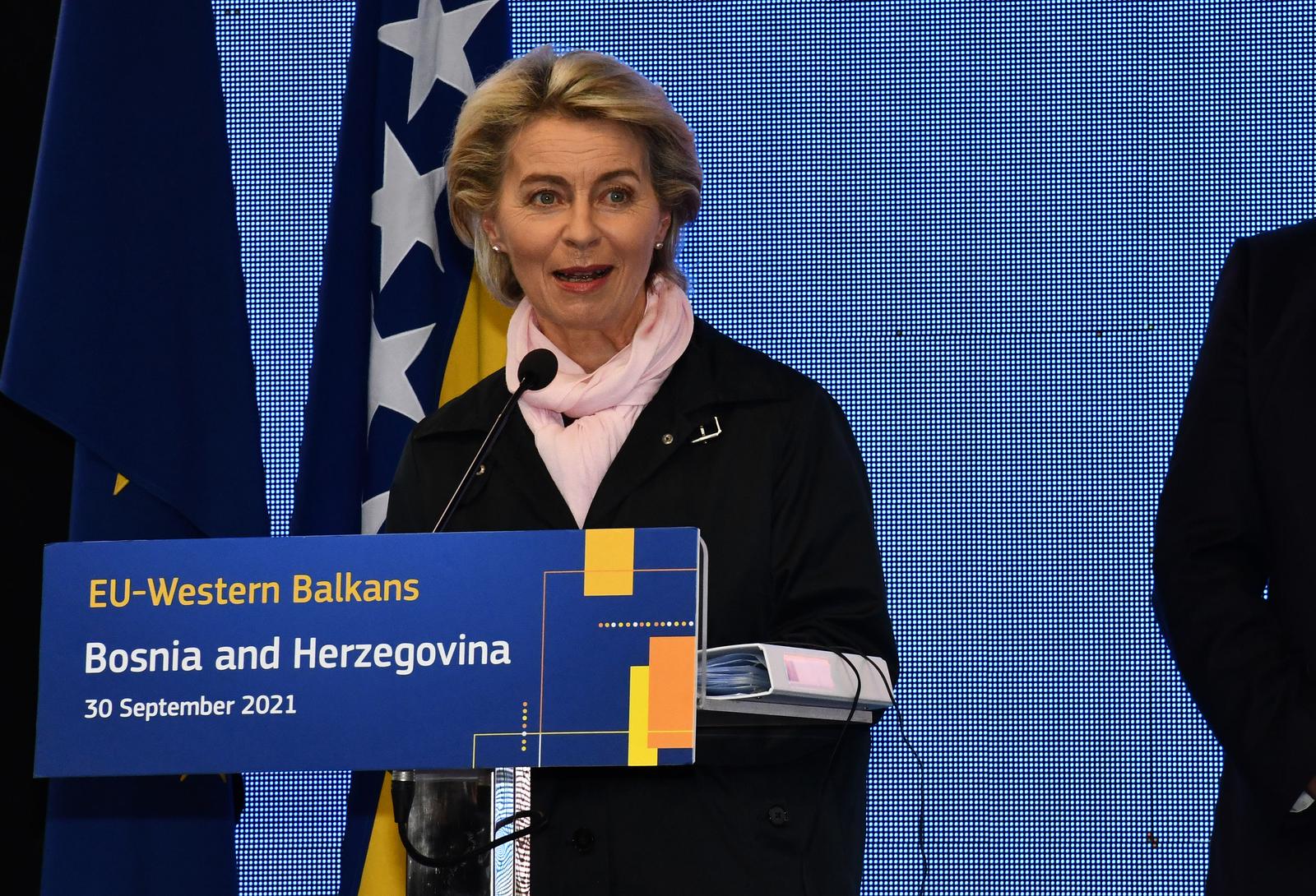 30.09.2021., Svilaj - Svecanosti na bosansko-hercegovackom granicnom prijelazu Svilaj u promet je pusten most preko rijeke Save, koji je sastavni je dio medjunarodnog paneuropskog cestovnog koridora 5C - Budimpesta-Beli Manastir-Osijek-Sarajevo-Ploce. Predsjednica Europske komisije Ursula von der Leyen. Photo: Ivica Galovic/PIXSELL