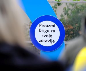 13.11.2021., Zagreb, Sveucilisna klinika Vuk Vrhovac - Povodom obiljezavanja Svjetskog dana secerne bolesti i u sklopu javnozdravstvene kampanje "Pokreni se!", Hrvatski savez dijabetickih udruga odrzao je konferenciju za medije. Na konferenciji su predstavljeni rezultati ankete koliko je osoba sa secernom bolescu cijepljeno protiv Covida, gripe i pneumokoka.