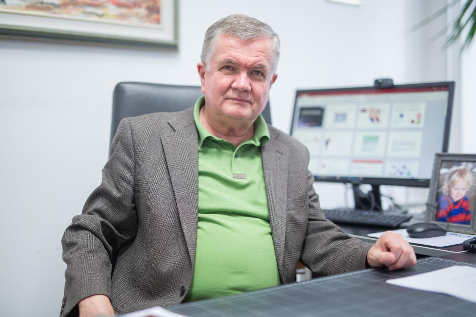 15.12.2016., Rijeka - Profesor Stipan Jonjic u histoloskom laboratoriju Medicinskog fakulteta u Rijeci. 
Photo: Nel Pavletic/PIXSELL