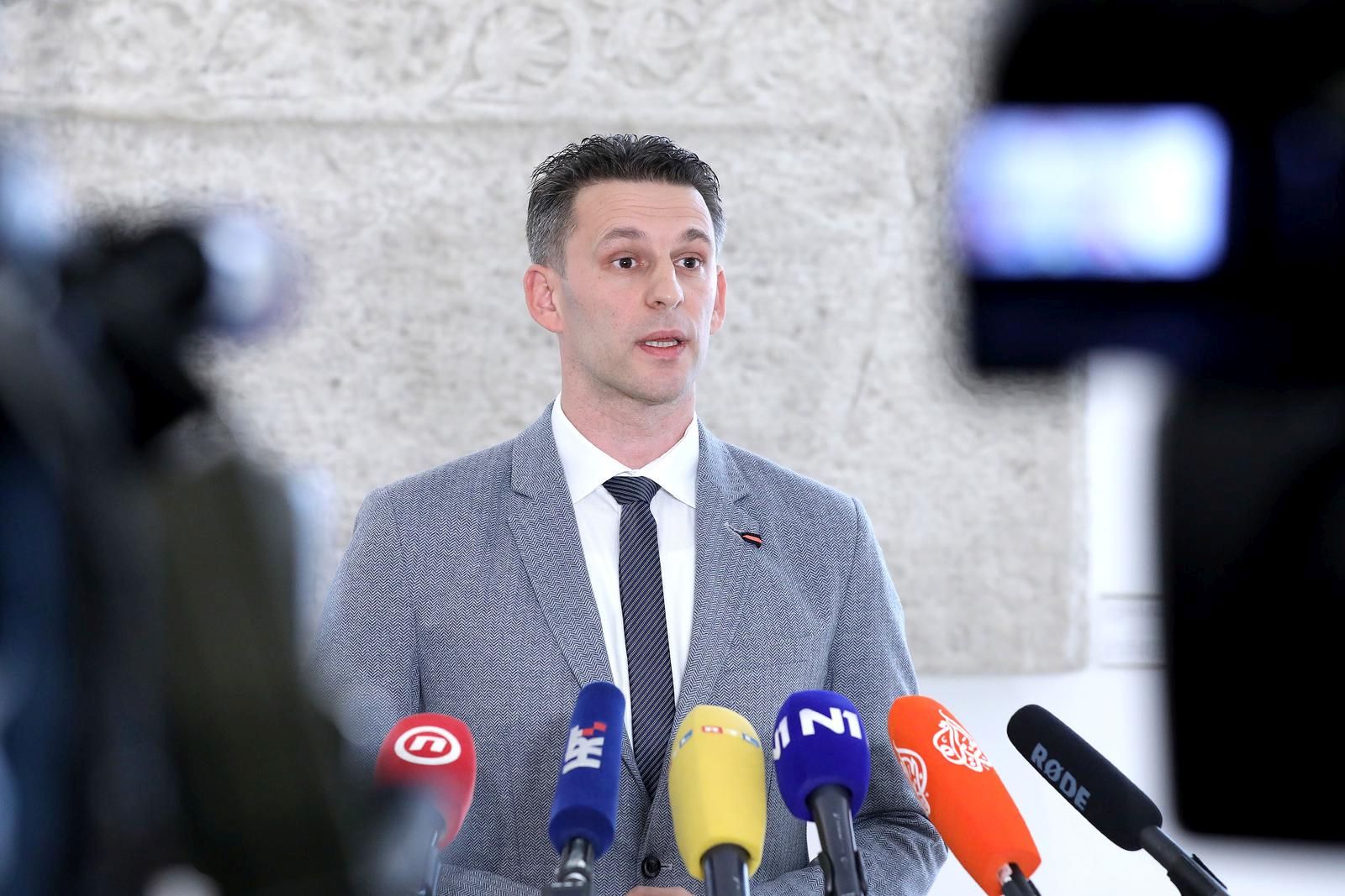 14.10.2021., Zagreb - Zastupnik Bozo Petrov komentirao je u Saboru odluku Vrhovnog suda u slucaju Fimi media.