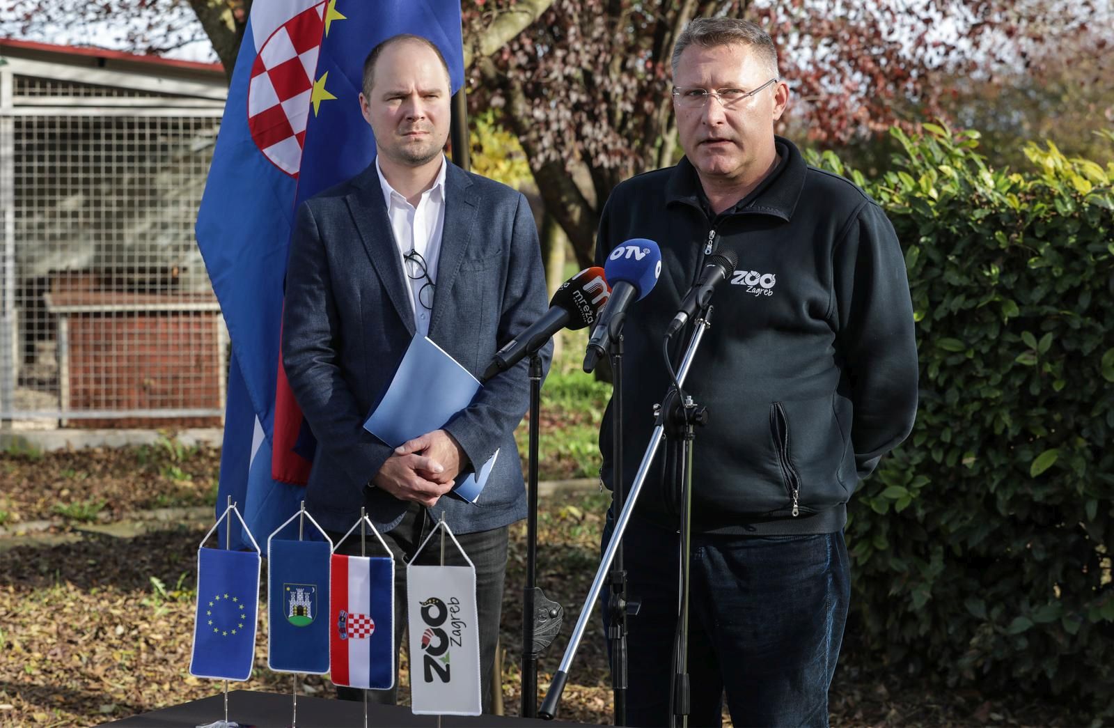 04.11.2021., Zagreb - U Dumovcu predstavljen projekt Oporaviliste za divlje zivotinje - Modernizacija Zooloskog vrta grada Zagreba III faza. Ravnatelj Zoološkog vrta grada Zagreba Damir Skok i zamjenik gradonacelnika Luka Korlaet predstavilie znacaj projekta za zajednicu, njegove faze te trenutne aktivnosti.