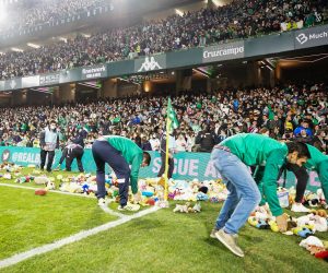 December 12, 2021, Seville, Spain: Real Betis volunteers seen collecting stuffed animals from the Benito Villamarin Stadium..Real Betis organized a rain of stuffed animals during the half time of the La Liga Santander match between Real Betis and Real Sociedad. Seville Spain - ZUMAs197 20211212_zaa_s197_311 Copyright: xFrancisxGonzalezx