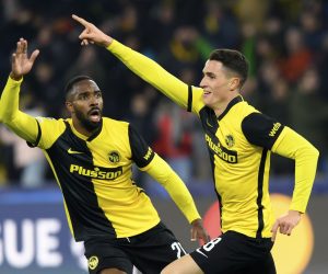 epa09599799 Young Boys' Vincent Sierro (R) celebrates  with Young Boys' Ulisses Garcia after scoring the 2-2 goal during the UEFA Champions League group F soccer match between BSC Young Boys Bern and Atalanta Bergamo at the Wankdorf stadium in Bern, Switzerland, 23 November 2021.  EPA/ANTHONY ANEX