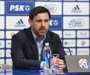 Zagreb, 02.12.2021 -  Konferencija za medije GNK Dinama na kojoj je predstavljen novi trener eljko Kopiæ (na slici). foto HINA/ Damir SENÈAR/ ik