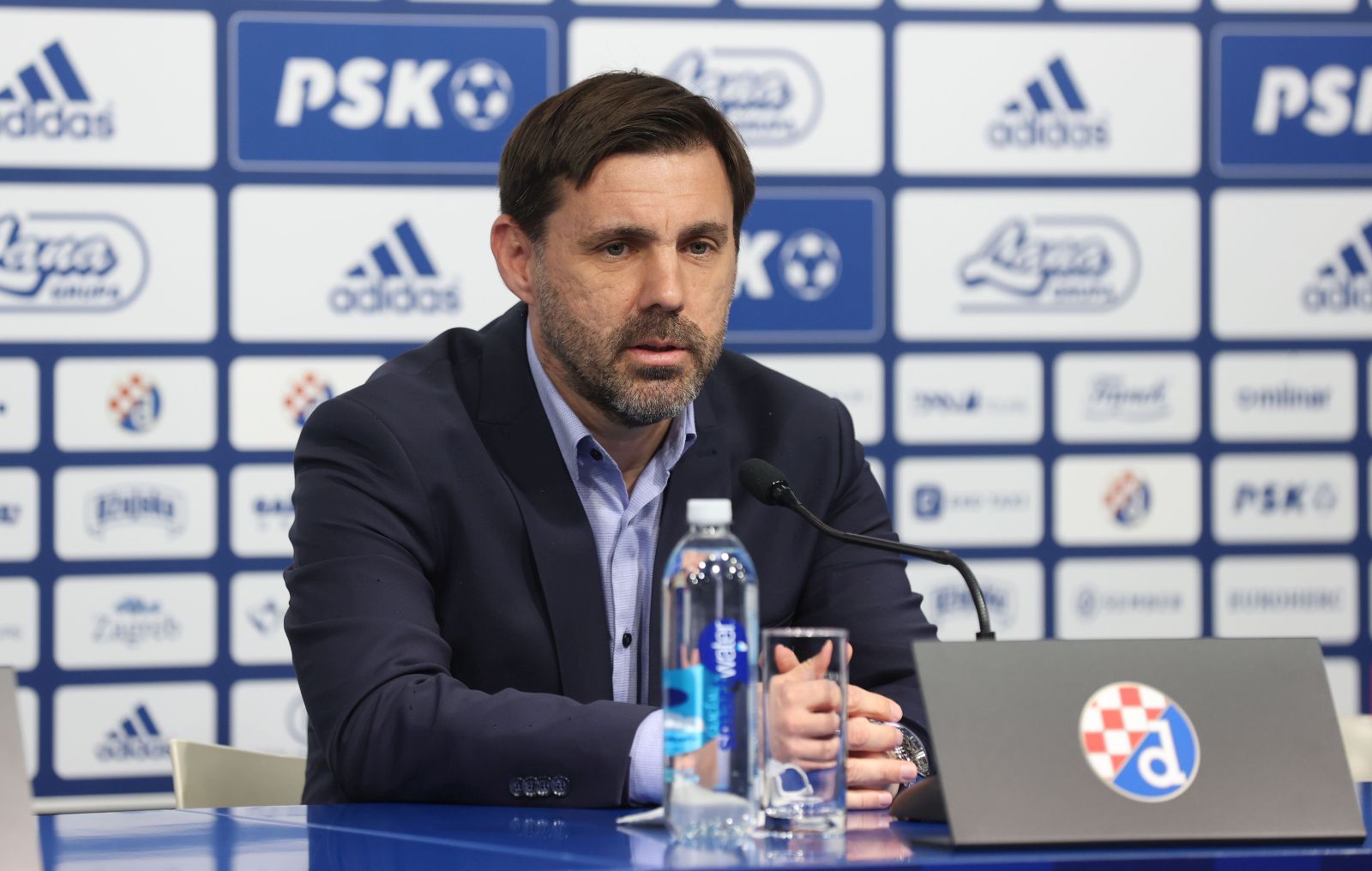 Zagreb, 02.12.2021 -  Konferencija za medije GNK Dinama na kojoj je predstavljen novi trener eljko Kopiæ (na slici). foto HINA/ Damir SENÈAR/ ik