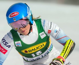 epa09624631 Mikaela Shiffrin of the US in action during the Women's Super-G Race at the FIS Alpine Skiing World Cup in Lake Louise, Alberta, Canada, 05 December 2021.  EPA/NICK DIDLICK