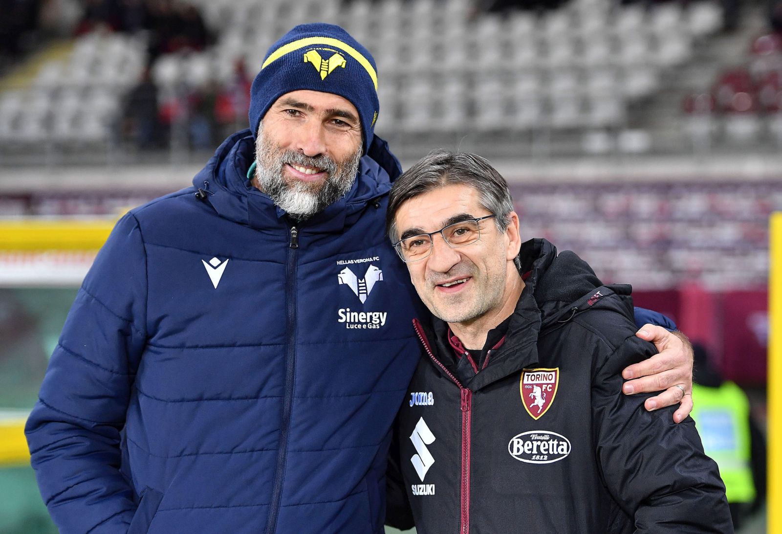 epa09650734 Torino coach Ivan Juric (R) and Hellas Verona coach Igor Tudor during the Italian Serie A soccer match Torino FC vs Hellas Verona FC at the Olimpico Grande Torino Stadium in Turin, Italy, 19 december 2021.  EPA/ALESSANDRO DI MARCO