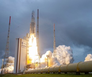 epa09656479 A handout picture made available by ESA/CNES/Arianespace shows the lift-off of Arianespace's Ariane 5 rocket carrying NASA's James Webb Space Telescope, in the Jupiter Center at the Guiana Space Center in Kourou, French Guiana, 25 December 2021. The James Webb Space Telescope (sometimes called JWST or Webb) is a large infrared telescope with a 21.3 foot (6.5 meter) primary mirror. The observatory will study every phase of cosmic history from within our solar system to the most distant observable galaxies in the early universe.  EPA/JM GUILLON/ESA / HANDOUT  HANDOUT EDITORIAL USE ONLY/NO SALES
