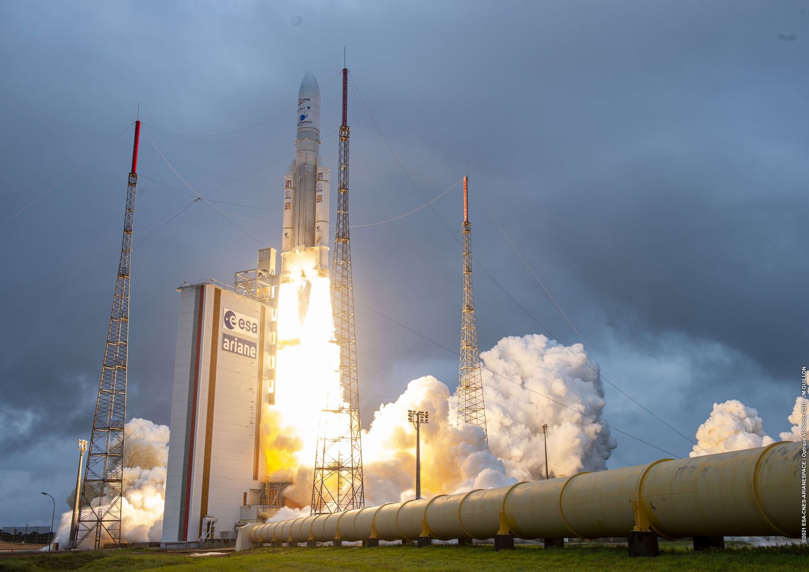epa09656479 A handout picture made available by ESA/CNES/Arianespace shows the lift-off of Arianespace's Ariane 5 rocket carrying NASA's James Webb Space Telescope, in the Jupiter Center at the Guiana Space Center in Kourou, French Guiana, 25 December 2021. The James Webb Space Telescope (sometimes called JWST or Webb) is a large infrared telescope with a 21.3 foot (6.5 meter) primary mirror. The observatory will study every phase of cosmic history from within our solar system to the most distant observable galaxies in the early universe.  EPA/JM GUILLON/ESA / HANDOUT  HANDOUT EDITORIAL USE ONLY/NO SALES