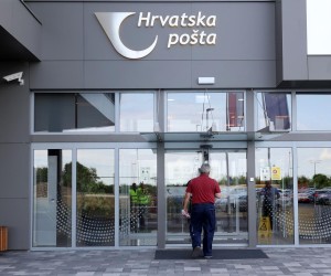 01.07.2021., Velika Gorica - U sortirnom centru Hrvatske poste krenula je naplata carine i PDV-a na sve posiljke male vrijednosti koje dolaze izvan Europske unije. Photo: Marko Prpic/PIXSELL