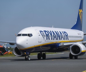 02.06.2021., Zagreb - Dolazak prvog zrakoplova aviokompanije Ryanair u Zagreb. Prvi let  najveceg niskobudzetnog  avioprijevoznika stigao je iz  Bruxellesa u Zracnu luku Franjo Tudjman, a iz komanije najvljuju povezivanje Zagreba sa 12 eurospskih gradova.Photo:Zeljko Lukunic/PIXSELL