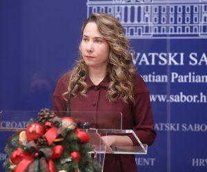 02.12.2021., Zagreb - Na konferenciji za medije Kluba zastupnika Mosta o temi "Nedopustivo je da studenti placaju testiranja na covid, a profesori ne" govorila je Marija Selak Raspudic.