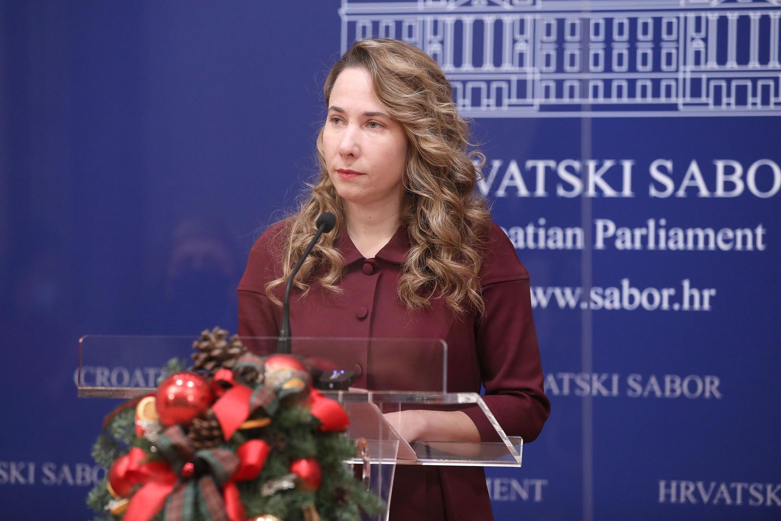 02.12.2021., Zagreb - Na konferenciji za medije Kluba zastupnika Mosta o temi "Nedopustivo je da studenti placaju testiranja na covid, a profesori ne" govorila je Marija Selak Raspudic.