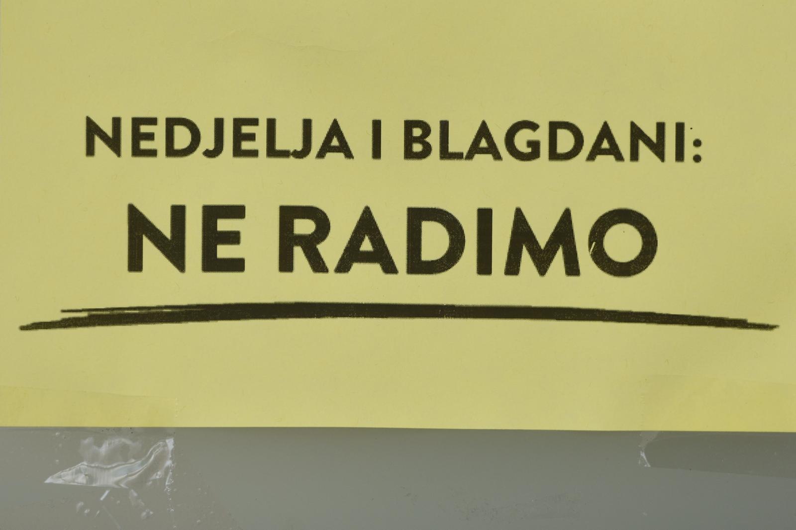 03.05.2020., Sibenik - Odlukom Stozera civilne zastite Republike Hrvatske koja je izazvala dosta prijepora nedelja je neradni dan za sve ducane. 
Photo: Hrvoje Jelavic/PIXSELL