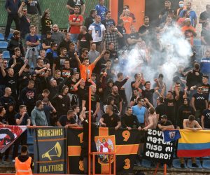03.10.2020., stadion Subicevac, Sibenik - Hrvatski Telekom Prva liga, 07. kolo, HNK Sibenik - NK Osijek. Navijaci Sibenika, Funcuti Photo: Hrvoje Jelavic/PIXSELL