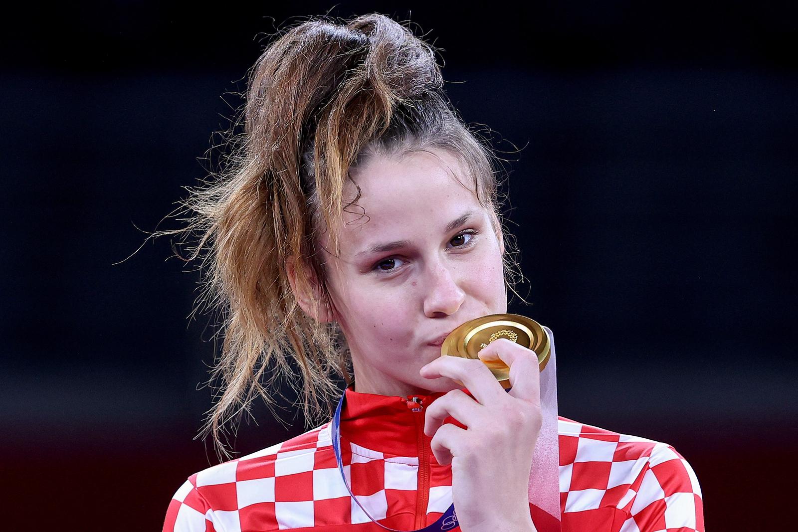 26.07.2021., Japan, Tokio - Olimpijske igre Tokio 2020. Dodjela medalja u taekwondou u dvorani Makuhari Messe u kategoriji do 67 kilograma. Zlatnu medalju osvojila je Matea Jelic (CRO)"nPhoto: Igor Kralj/PIXSELL