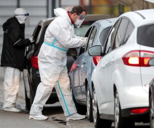08.11.2021., Zagreb - Povecani broj vozila na drive in testiranju na koronavirus na Zagrebackom Velesajmu.