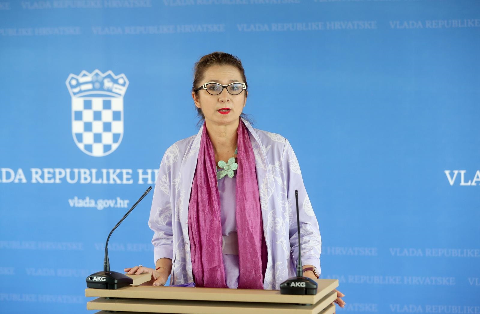 09.06.2021., Zagreb - Urucenje ugovora o sufinacinranju iz Eu fonda u okviru Poziva Osigravanje sustava podrske za zene zrtve nasilja i zrtve nasilja u obitelji.  Pravobraniteljica za ravnopravnost spolova Visnja Ljubicic  Photo: Zeljko Lukunic/PIXSELL