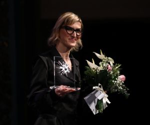 10.04.2021., Sarajevo, Bosna i Hercegovina - Urucenje Nagrade za doprinos ocuvanju kulture sjecanja rediteljici Jasmili banic. Zbanic je cetvrta laureatkinja ove Nagrade koja se dodjeljuje u okviru Modula Memorije od 2018. godine. Jasmila Zbanic
Photo: Armin Durgut/PIXSELL