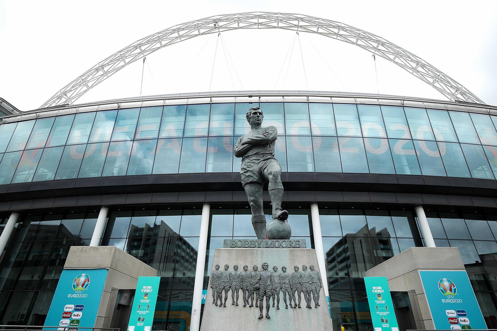 10.6.2021., Zagreb - Stadion Wembley, London, Engleska - UEFA Europsko prvenstvo 2020, Stadion Wembley na kojem ce se odigrati utakmica 1. kola skupine D izmedju reprezentacije Engleske i Hrvatske. 
Wembley Stadium je nogometni stadion u Londonu (Wembley, London Borough of Brent). Stadion je drugi po broju sjedecih mjesta u Europi, odmah iza Camp Noua u Barceloni i prvi po velicini natkrivenih stadiona na svijetu. Broj sjedecih mjesta varira ovisno o dogadjaju: 90000 (nogomet i ragbi), 75000 sjedecih mjesta i 15.000 stojecih (koncert) te 68400 do 72000 (atletika). Stadion je i najskuplji na svijetu do danas s cijenom gradnje od 798 milijuna britanskih funti. Stadion je izgradjen na mjestu staroga Wembleya, koji je srusen 2003. Kao datum zavrsetka gradnje stadiona navodi se 9. ozujka 2007. godine, kada su kljucevi stadiona predani nogometnom savezu Engleske. 
Photo: Goran Stanzl/PIXSELL
