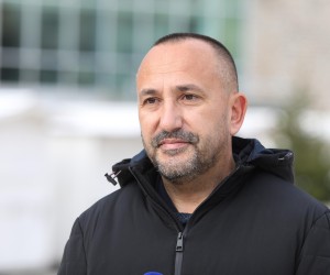 10.12.2021., Sibenik - Saborski zastupnik iz redova Suverenista Hrvoje Zekanovic kojeg je Predsjednistvo Hrvatskih suverenista razrijesilo s mjesta predsjednika kluba zastupnika ove stranke u Saboru dao je izjavu.
Photo: Dusko Jaramaz/PIXSELL