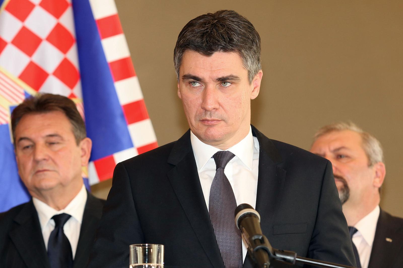 Zagreb, 14.12.2011.  - rPredsjednik RH Ivo Josipovic primio je danas celnike Kukuriku koalicije (SDP, HNS, IDS i HSU) te je na temelju konacnih sluzbenih rezultata izbora za 7. saziv Sabora povjerio mandat za sastavljanje Vlade predsjedniku SDP-a Zoranu Milanovicu.r Photo. Patrik Macek/Pixsell