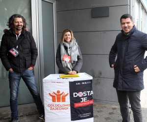 11.12.2021., Sibenik - Nikola Grmoja odrzao je konferenciju za medije na kojoj je govorio o referendumu protiv Stozera i covid potvrda a odgovorio je i na pitanja o bivsim ministrima Tolisicu i Kuscevicu i saborskom zastupniku Hrvoju Zekanovicu. Photo: Dusko Jaramaz/PIXSELL