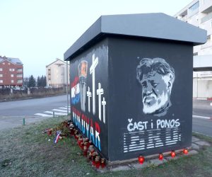 12.12.2021., Zagreb - Nakon sto je u listopadu uklonjen, navodno na trazenje gradjana, mural s likom Slobodana Praljka ponovno je na trafostanici u zagrebackom naselju Laniste. General Praljak pocinio je samoubojstvo u sudnici medjunarodnog suda u Den Haagu u znak prosvjeda jer je osudjen za ratni zlocin.