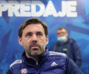 13.12.2021., Zagreb - Trener GNK Dinamo Zeljko Kopic uz glasnogovornicu Ivu Cigrovskij pratio je zdrijeb Europske lige u press dvorani maksimirskog stadiona zajedno s okupljenim medijima.   Photo: Goran Stanzl/PIXSELL