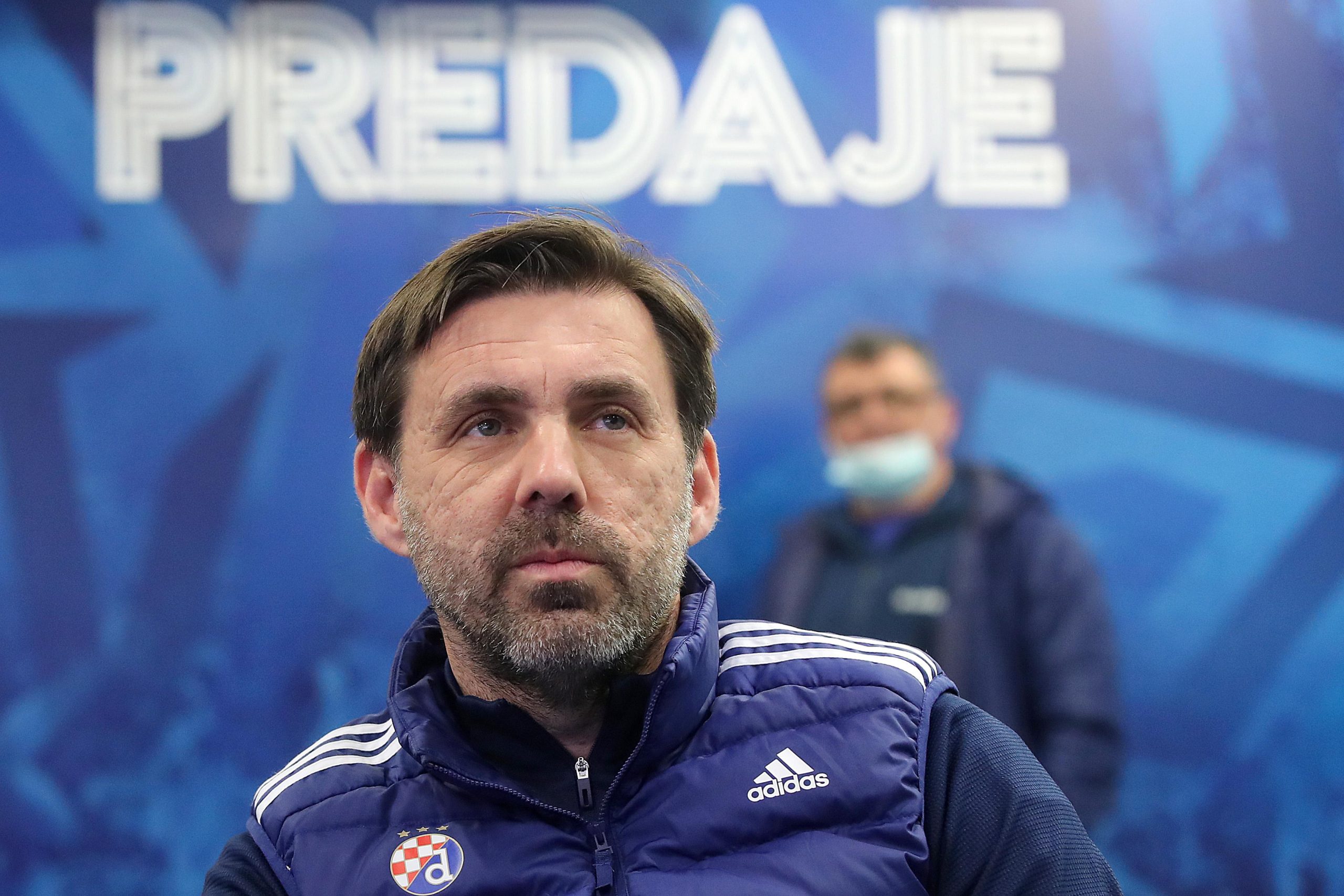 13.12.2021., Zagreb - Trener GNK Dinamo Zeljko Kopic uz glasnogovornicu Ivu Cigrovskij pratio je zdrijeb Europske lige u press dvorani maksimirskog stadiona zajedno s okupljenim medijima.   Photo: Goran Stanzl/PIXSELL