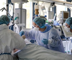 16.04.2021., Zagreb - Reportaza iz KB Dubrava sa odjela intezivnog lijecenja Covid pozitivnih pacijenata koji su na respiratoru."nPhoto: Emica Elvedji/PIXSELL