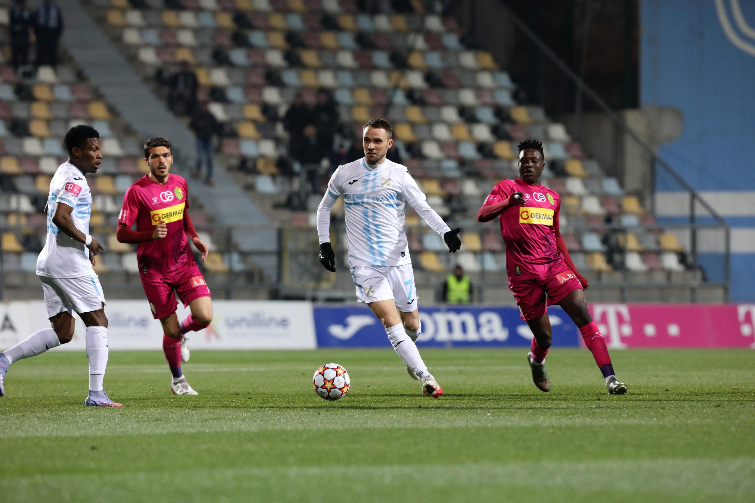 18.12.2021., stadion HNK Rijeka, Rijeka - Hrvatski Telekom Prva liga, 20. kolo, HNK Rijeka - NK Istra 1961. Robert Muric, Hassane Bande Photo: Goran Kovacic/PIXSELL