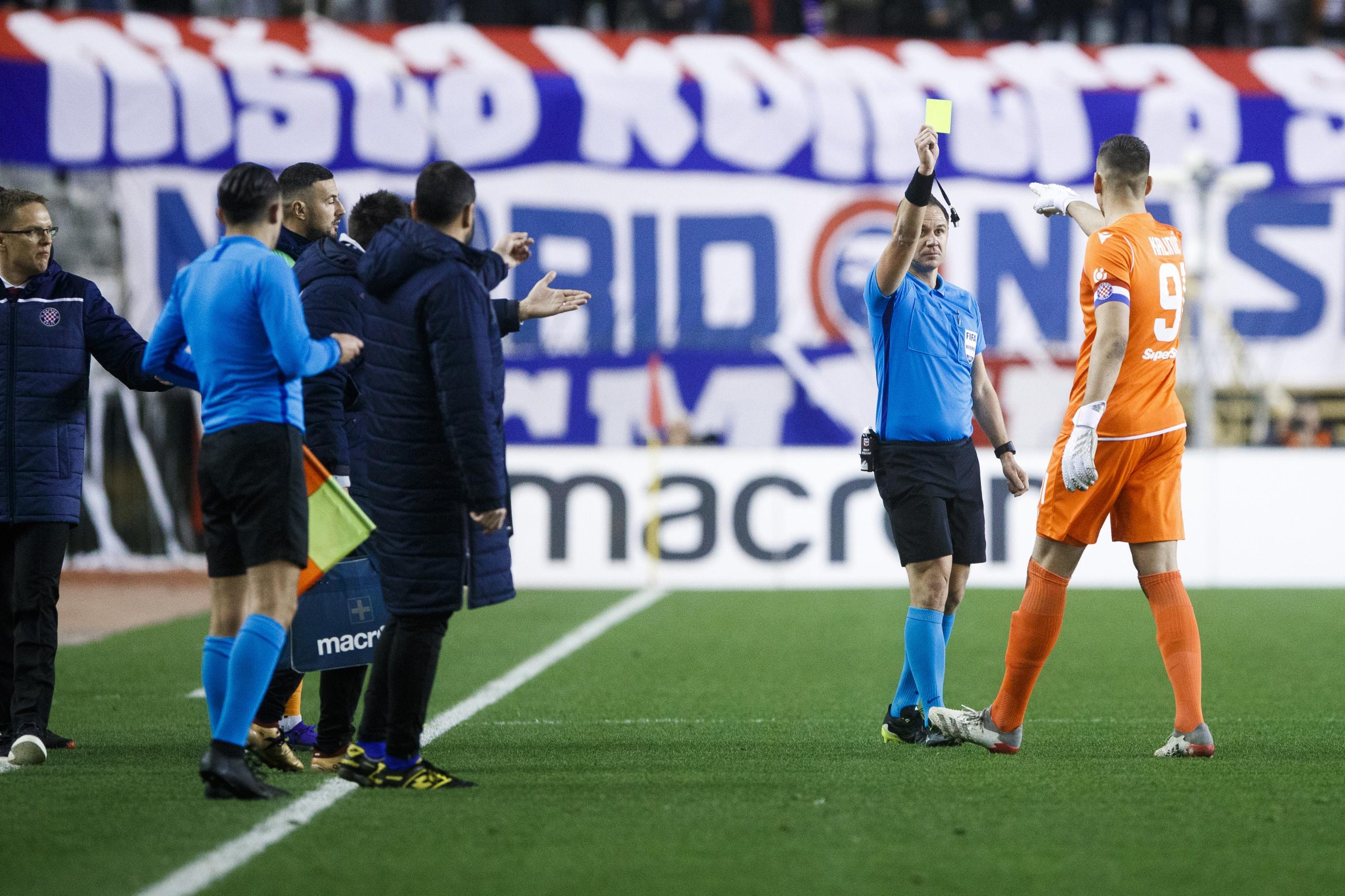 19.12.2021., stadion Poljud, Split - Hrvatski Telekom Prva liga, 20. kolo, HNK Hajduk - NK Osijek. Sudac Fran Jovic, Lovre Kalinic   Photo: Milan Sabic/PIXSELL