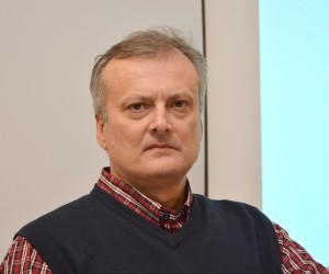 20.11.2015., Bjelovar - Posjetitelji Gradskog muzeja ovog su puta nazocili predavanju 'Hrvatski demografski slom i migrantska kriza', a koje je odrzao Nenad Pokos. Dogadjaj je organizirao bjelovarski ogranak Matice hrvatske, a u sklopu obiljezavanja Dana Matice hrvatske.  rPhoto: Damir Spehar/PIXSELL