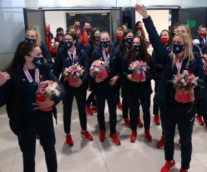 21.12.2020., Zagreb - Hrvatska zenska seniorska reprezentacija sletjela avionom u Zracnu luku dr. Franjo Tudjman s Europskog prvenstva iz Danske gdje su osvojile broncanu medalju. Photo: Zeljko Lukunic/PIXSELL