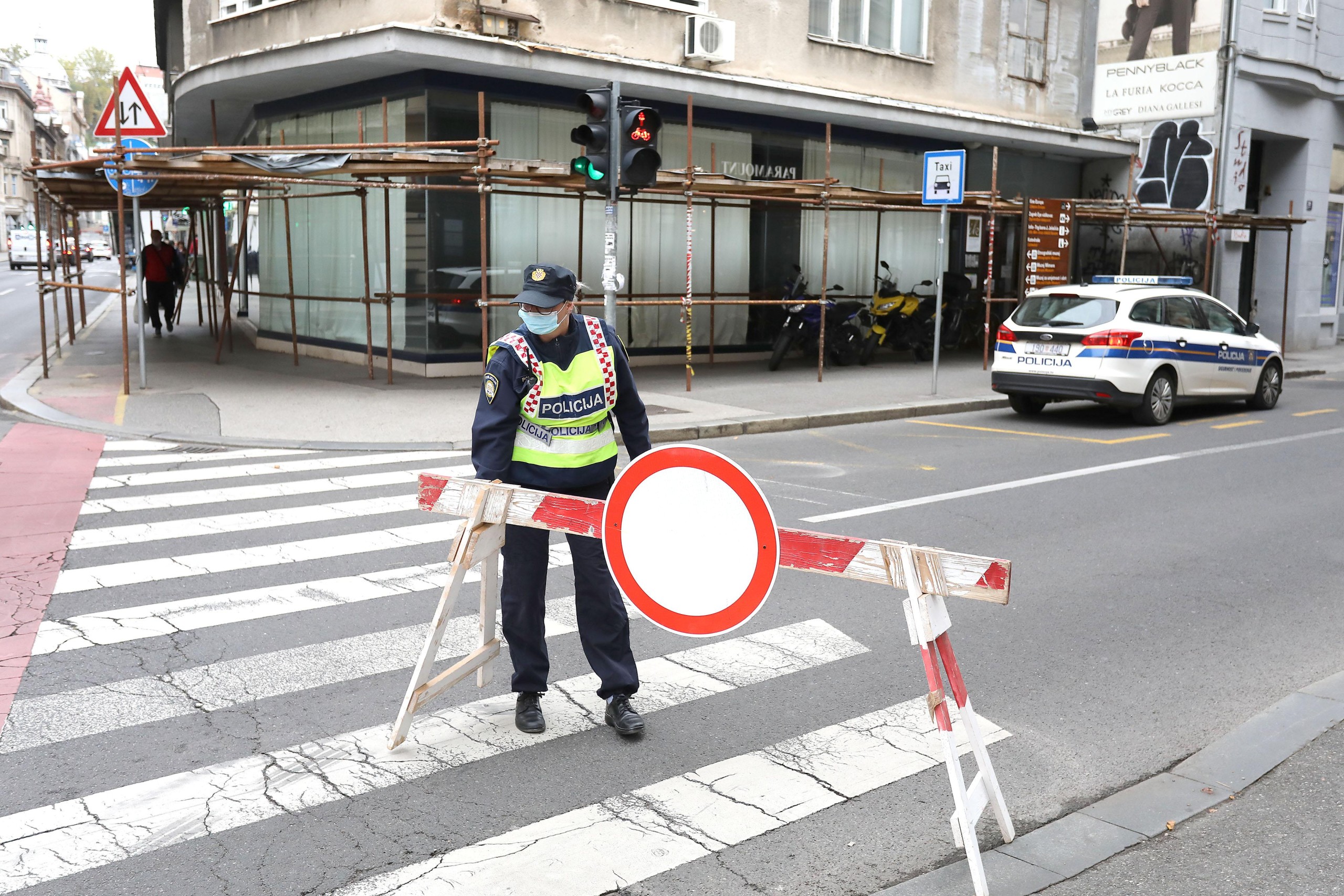 22.09.2021., Zagreb - Uze srediste Zagreba bit ce danas, na Europski dan bez automobila, zatvoreno za motorna vozila. Promet ce bit zabranjen od 8 do 20 sati, izvijestila je zagrebacka policija, napominjuci da ce zonom zabrane uz Hitnu pomoc, vatrogasce, policiju i vozila pod pratnjom moci prometovati komunalna i vozila javnog prijevoza, taksi te vozila osoba s invaliditetom.
Photo: Patrik Macek/PIXSELL