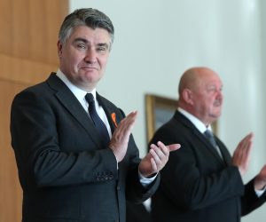 25.11.2021., Zagreb - Svecana dvorana ureda predsjednika. Predsjednik Republike Hrvatske Zoran Milanovic odlikovao je Antona Kikasa Redom kneza Domagoja s ogrlicom.
