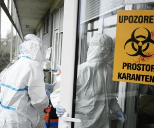 26.11.2020., Sisak - Oboljeli od COVID-19 lijece se na Odjelu intenzivnog lijecenja Opce bolnice Sisak. Kapacitet Odjela je 90-tak kreveta od kojih je popunjeno pacientima njih 59. Na respiratorima je 10 pacijenata, a Opca bolnica raspolaze s njih 13.rPhoto: Nikola Cutuk/PIXSELL