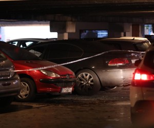 29.12.2021., Split - Tijekom noci ponovo su gorjela vozila u garazi na Pujankama. Policija osigurva mjesto pozara do pocetka ocevida. Photo: Ivo Cagalj/PIXSELL