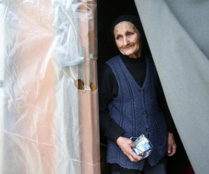 30.03.2021., Glina - Reportaza ljudi sa Banovine kojima su u potresima stradale kuce, i zive bez pitke vode. Photo: Matija Habljak/PIXSELL