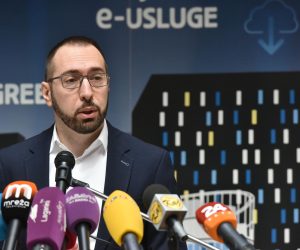 30.11.2021., Zagreb - Gradonacelnik Grada Zagreba Tomislav Tomasevic je sa svojim suradnicima odrzao redovitu konferenciju za medije.
