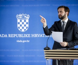 30.12.2021., Zagreb - 93. redovna sjednica Vlade odrzana je u Nacionalnoj i sveucilisnoj knjiznici. Ministar gospodarstva i odrzivog razvoja Tomislav Coric dao je izjavu okupljenim novinarima. Photo: Slavko Midzor/PIXSELL