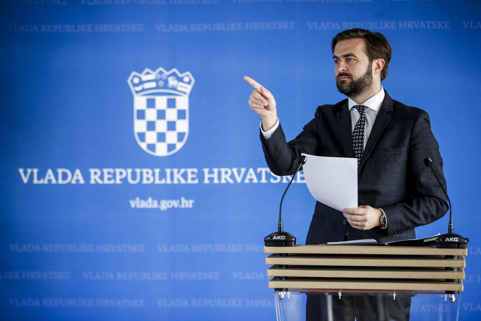 30.12.2021., Zagreb - 93. redovna sjednica Vlade odrzana je u Nacionalnoj i sveucilisnoj knjiznici. Ministar gospodarstva i odrzivog razvoja Tomislav Coric dao je izjavu okupljenim novinarima. Photo: Slavko Midzor/PIXSELL