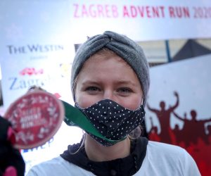 31.12.2020.,  Zagreb - Humanitarna kostimirana utrka Zagreb advent run, odrzana je ispred hotela Westin, a Renata Sopek i Antonija Stupar Jurkin dodijelile su medalje sudionicima. Anja Rosic.
Photo: Igor Kralj/PIXSELL