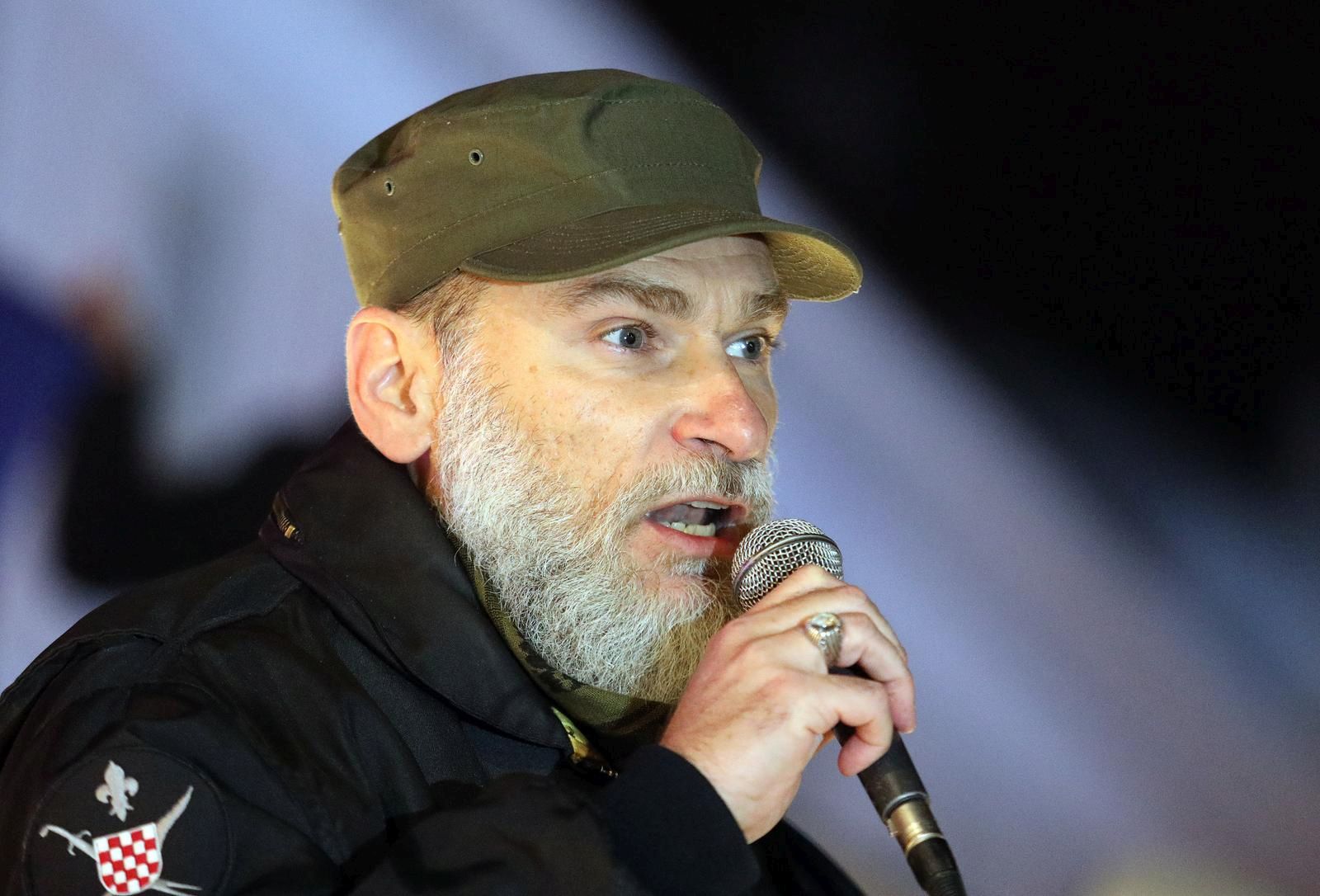 01.12.2021., Sibenik - I veceras su se okupili na sibenskoj poljani prosvjednici protiv korona mjera. Marko Franciskovic Photo: Dusko Jaramaz/PIXSELL