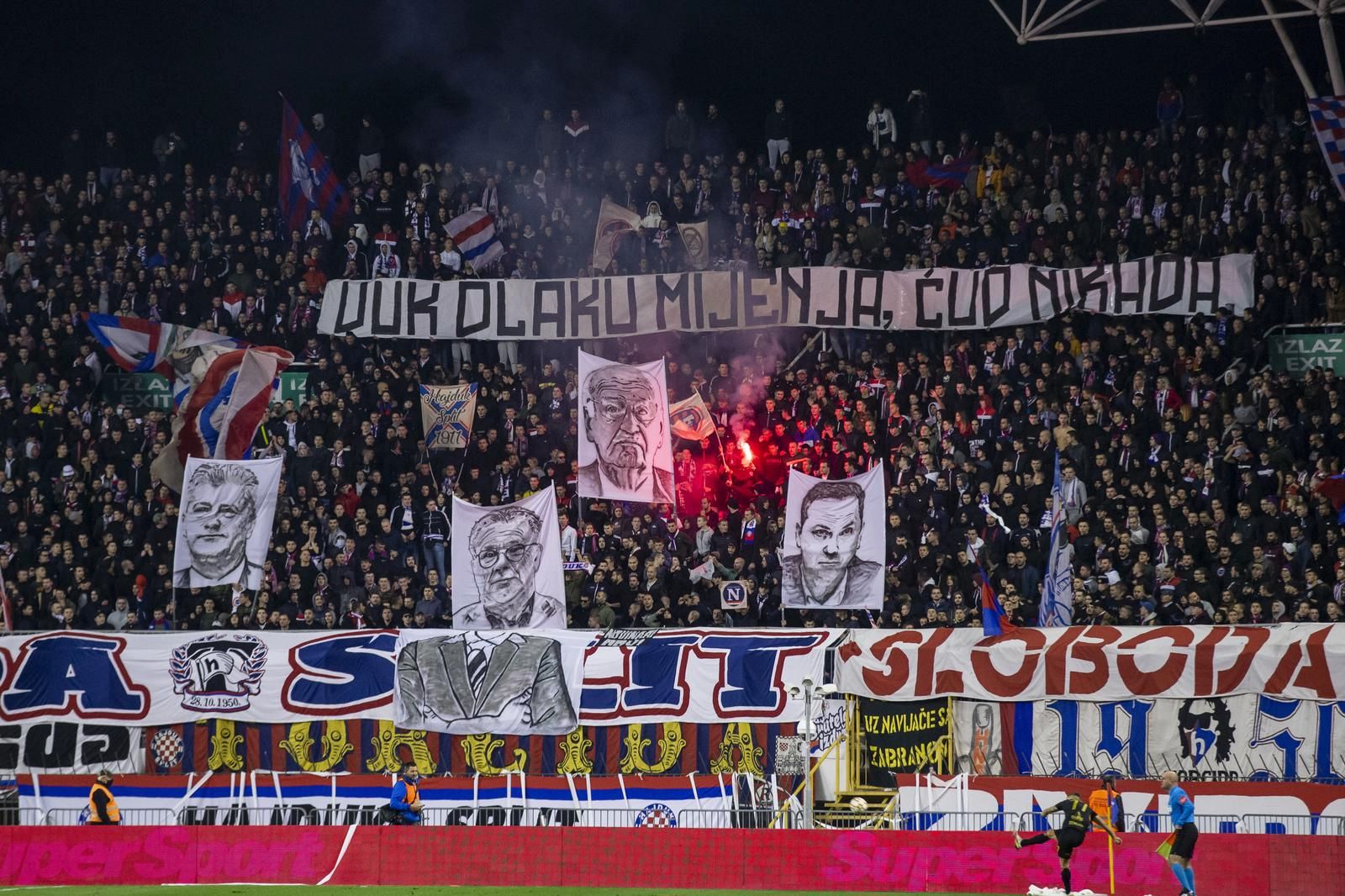 19.12.2021., stadion Poljud, Split - Hrvatski Telekom Prva liga, 20. kolo, HNK Hajduk - NK Osijek. Navijaci Hajduka, Torcida Photo: Miroslav Lelas/PIXSELL
