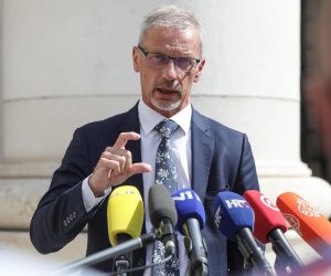 02.09.2021., Zagreb - Guverner Hrvatske narodne banke Boris Vujcic nakon sastanka s predsjednikom Vlade Andrejom Plenkovicem dao je medijima izjavu vezano za zatvaranje minusa gradjanima. Photo: Robert Anic/PIXSELL