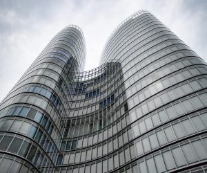 05.05.2018., Zagreb - Ulaz u skyoffice u kojemu su smjesteni uredi Hakoma-a. Hrvatska regulatorna agencija za mrezne djelatnosti, nezavisni je regulator trzista elektronickih komunikacija, trzista postanskih i zeljeznickih usluga u Republici Hrvatskoj. 
Photo: Davor Puklavec/PIXSELL