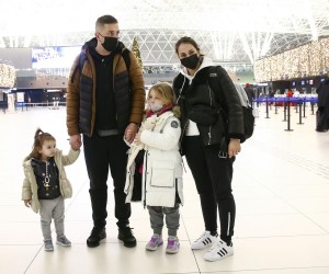 20.12.2021., Zagreb - Odlazak Kiare Gorsic na ljecenje u SAD sa majkom Mateom i ocem Valentino.